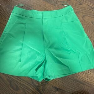 Zara High Waist pleated Green Women's Shorts